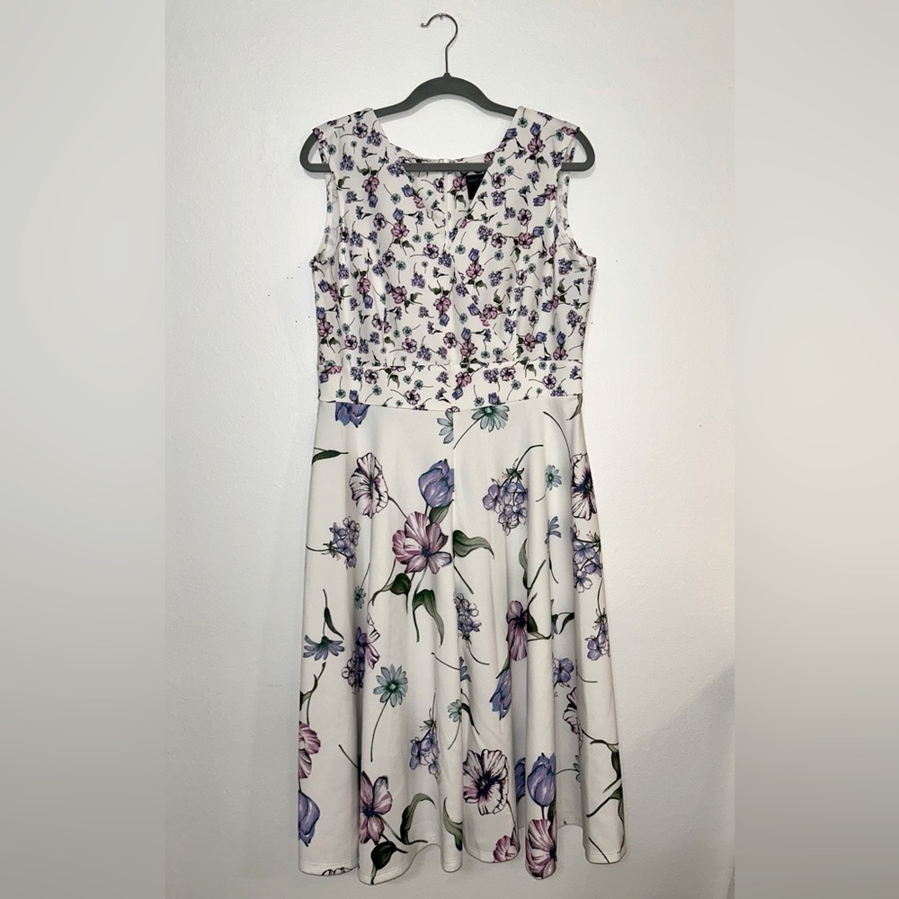 Gabby Skye Floral Dress